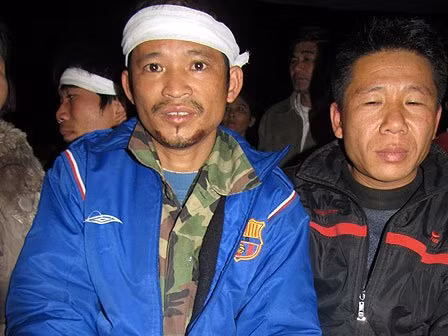 Sống sót kỳ diệu sau hơn 70 giờ vật lộn với sóng dữ