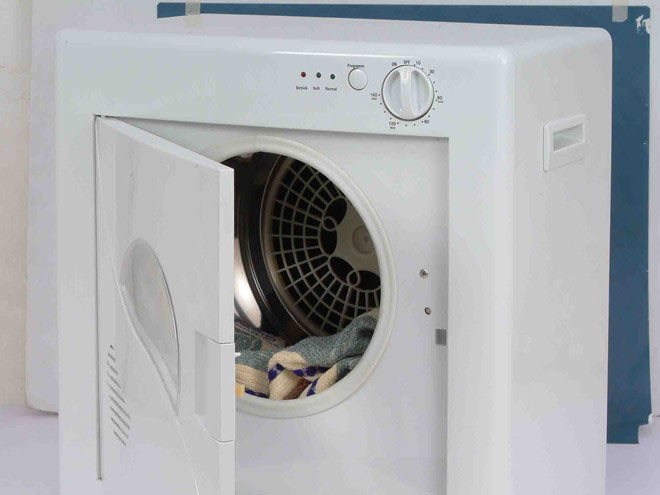 Trường đại học náo động vì kẻ bôi phân vào quần, áo