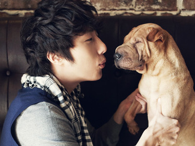 'Thần chết' Jung II Woo lãng tử cùng thú cưng