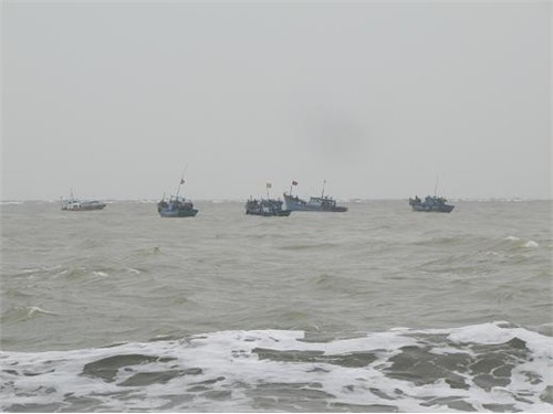 Đặc công vào cuộc tìm kiếm 5 nạn nhân vụ chìm tàu