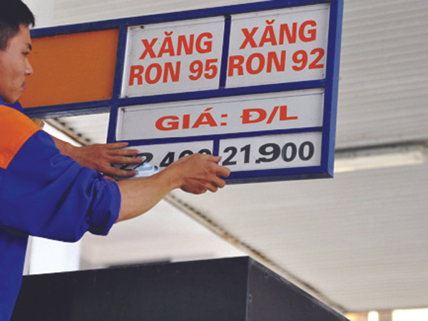 Petrolimex tăng giá xăng lúc 14h chiều qua Ảnh: Vnexpress