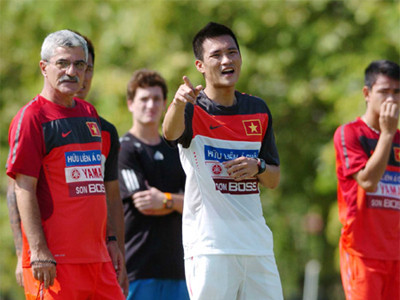 Công Vinh sang Thái đá cho đội bóng của Calisto?