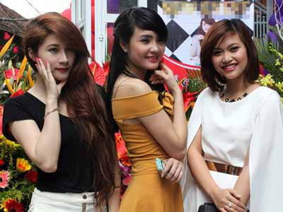 Hotgirl Vân Navy với nghi án 'dao kéo'