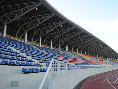 Xây SVĐ chục triệu USD, lãnh đạo huyện: Ai bảo lãng phí?!