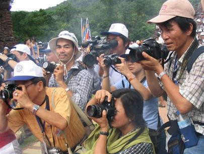 Báo chí và phản biện