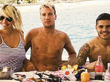 Vừa bỏ chồng, siêu mẫu Wanda Nara đã bị nghi có bầu