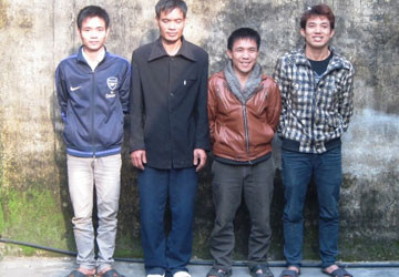 Đánh bạc, đánh cả công an