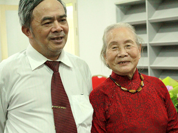 Dịch giả Lê Văn Nhân và bà Doãn Ngọc Trâm. Ảnh: Mi Ly