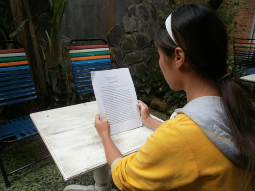 Nữ sinh viên đòi khởi tố vụ án gạ tình