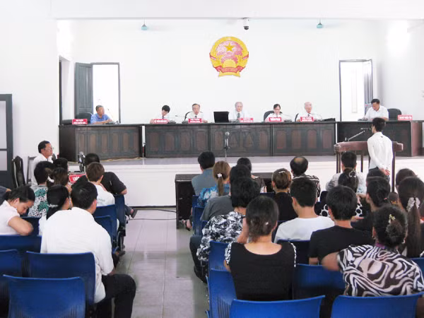 Chất chồng uẩn khúc vụ án giết người