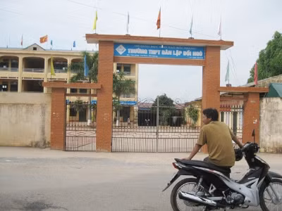 Trường THPT Đồi Ngô (Bắc Giang)