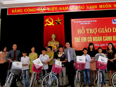 “Amway One by One” vì nụ cười và hy vọng