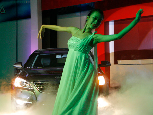 Kia - Carenza tại lễ ra mắt