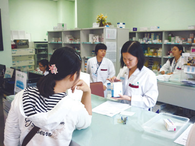 Sính ngoại đẩy giá thuốc tăng cao