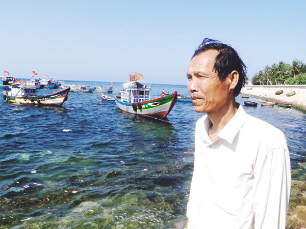 Ngư dân Lê Vinh trắng tay vì con tàu của ông vẫn bị Trung Quốc giữ lại Ảnh: Hải Anh