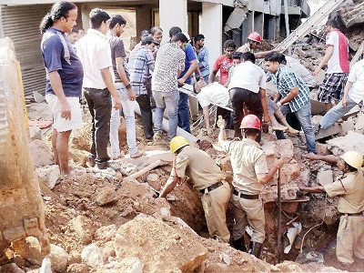 Sập nhà ở Ấn Độ, hơn 70 người thương vong