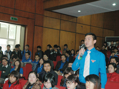 Cán bộ trẻ chất vấn Bộ trưởng Giao thông