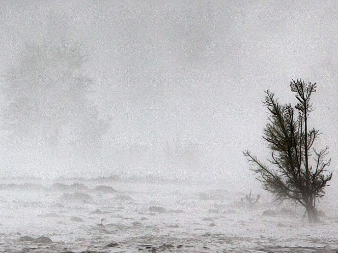 Sông Nilahue ở Chilie bốc hơi nghi ngút