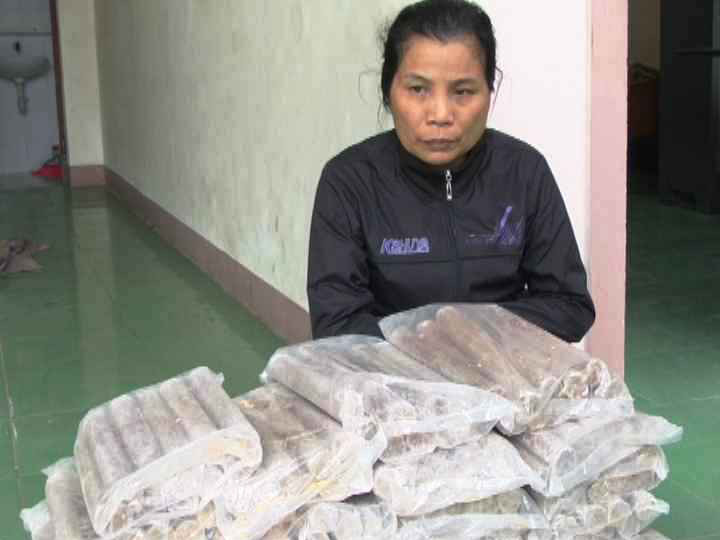 Phụ nữ 6x buôn 60 kg thuốc nổ