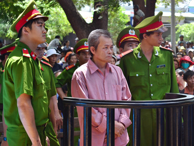 Trời không dung, đất không tha