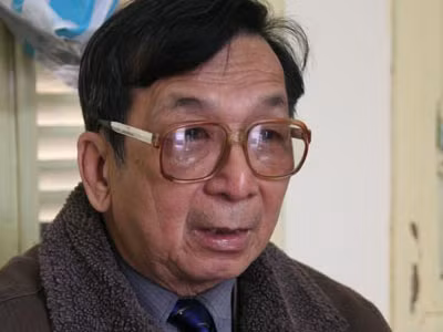 Quốc phục Việt: Ít hiểu biết thì mới thích thú áo dài!