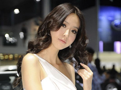 Ngắm người đẹp tại triển lãm ô tô Quảng Châu