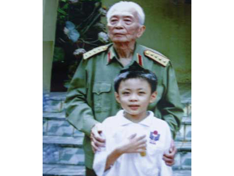 'Thần đồng' khóc ròng vì được... mua nhà giá rẻ