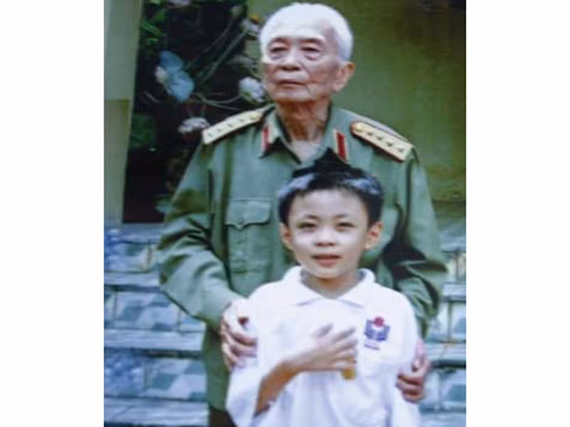 'Thần đồng' khóc ròng vì được... mua nhà giá rẻ
