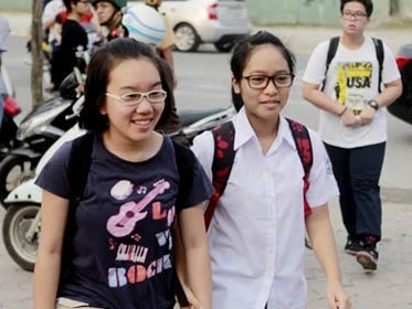 Hạ điểm chuẩn vào lớp 10 các trường công lập Hà Nội