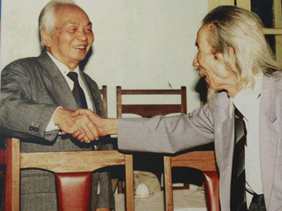 Sửa Quốc ca: Ngó người... ngẫm ta