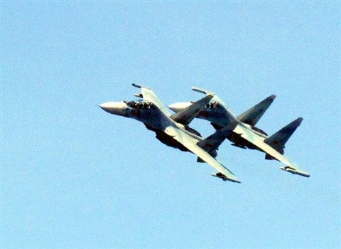 Clip: Su-30MK2 tuần tra, bảo vệ Trường Sa