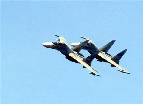 Clip: Su-30MK2 tuần tra, bảo vệ Trường Sa