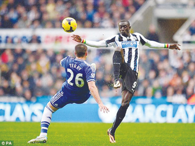 Chelsea gục ngã tại St James’ Park