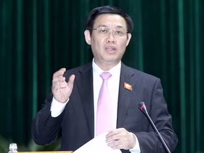 Bộ Tài chính cân nhắc giảm giá xăng