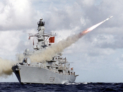 'Bẻ gãy' tập kích đường không ở Biển Đông