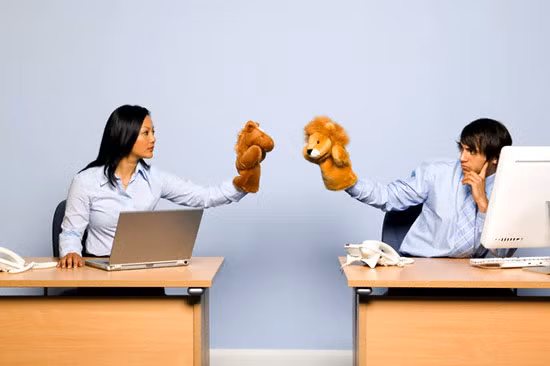 Đối phó với những “kẻ thù” nơi công sở