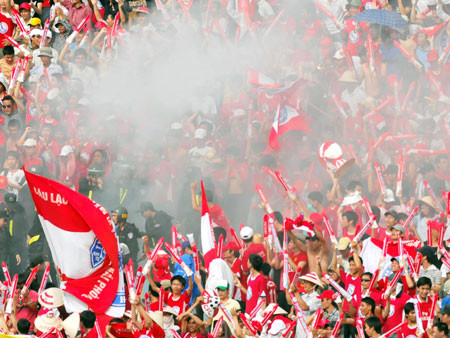 CĐV Hải Phòng gặp khó khi hành quân tới Đà Nẵng