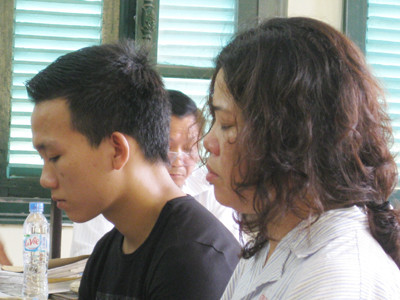 Bó tay trước dấu hiệu lọt người, lọt tội?