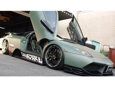 Ngắm 'Siêu bò' phong cách nhà binh