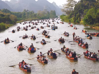 Suối Yến mùng 5 Tết