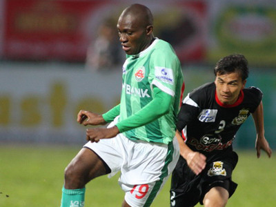 V-League 2011: Mua bán, sang nhượng và...sống thử