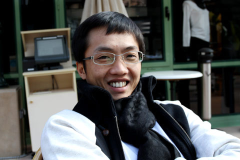 Công ty nhà Cường đô la đột ngột bán 'con'