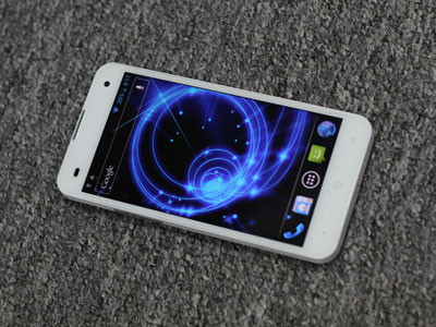 Revo NEO trang bị NFC, giá tốt