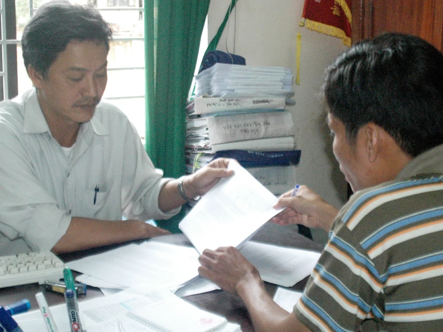 Khen thưởng kỳ cục