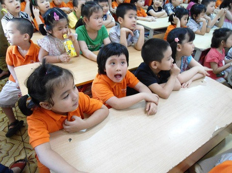 Trẻ nông thôn có cần học chữ trước đâu?