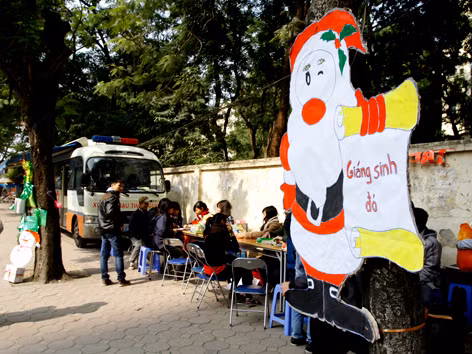 'Giáng sinh đỏ' ở Hà Nội