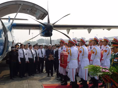 Ngày chưa từng có tiền lệ tại Nội Bài
