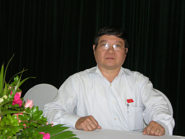 Nhiều cán bộ hưởng thụ quá giới hạn tiền lương