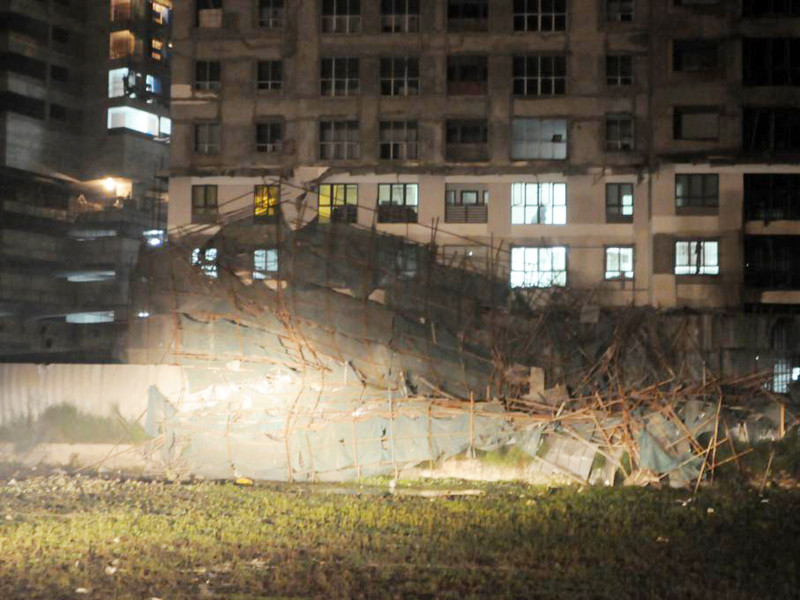 Hà Nội: Sập giàn giáo, nhiều người thương vong