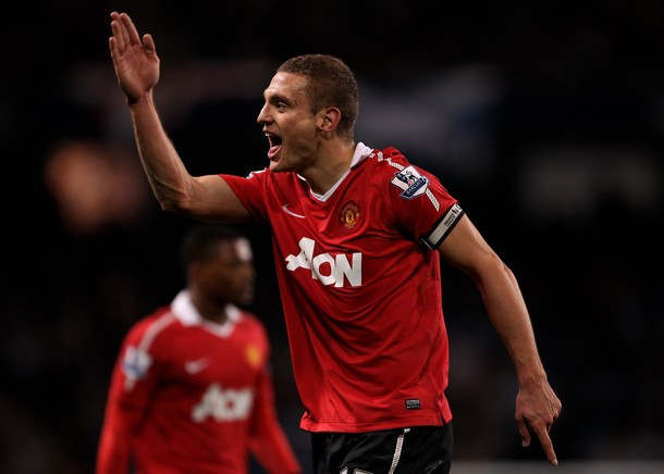 Man City quyết mua Vidic